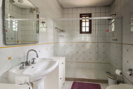 Casa para alugar com 450m², 5 quartos e 4 vagas Casa para alugar com 450m², 5 quartos e 4 vagasBanheiro da Suíte 2