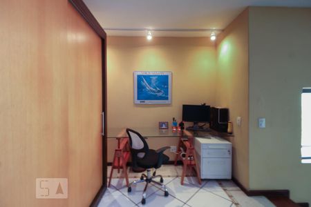 Casa para alugar com 450m², 5 quartos e 4 vagas Casa para alugar com 450m², 5 quartos e 4 vagasQuarto 1