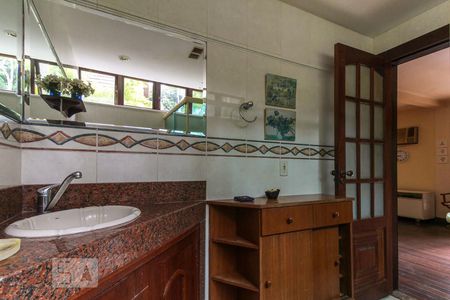 Casa para alugar com 450m², 5 quartos e 4 vagas Casa para alugar com 450m², 5 quartos e 4 vagasBanheiro da Suíte 4