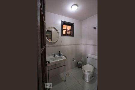 Casa para alugar com 450m², 5 quartos e 4 vagas Casa para alugar com 450m², 5 quartos e 4 vagasBanheiro da Sauna