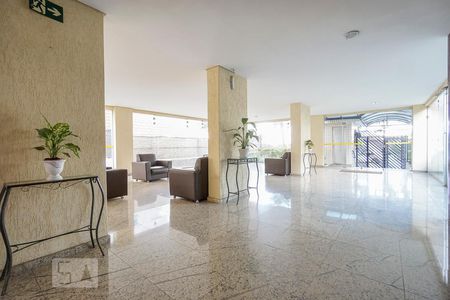 Apartamento à venda com 120m², 4 quartos e 1 vaga Apartamento à venda com 120m², 4 quartos e 1 vagaHall social