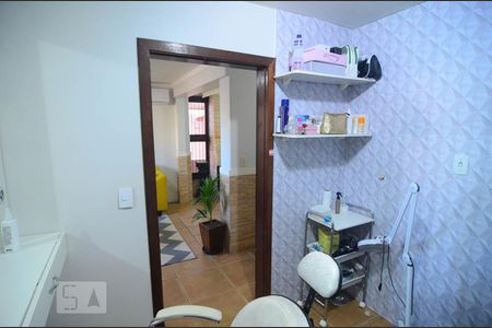 Casa à venda com 265m², 4 quartos e 4 vagasEscritório