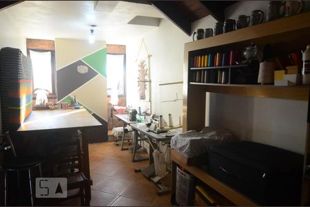 Casa à venda com 265m², 4 quartos e 4 vagasSótão