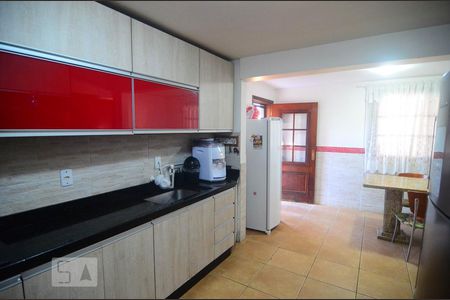 Casa à venda com 265m², 4 quartos e 4 vagasCozinha