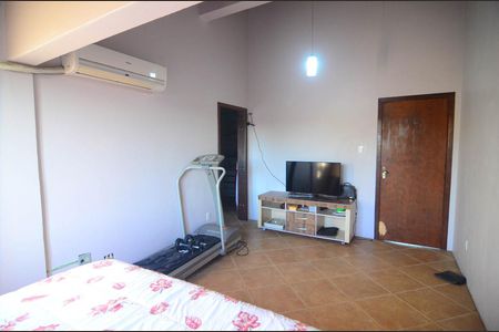 Casa à venda com 265m², 4 quartos e 4 vagasSuíte