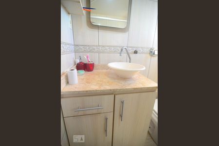 Casa à venda com 265m², 4 quartos e 4 vagasBanheiro social