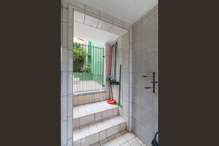 Casa à venda com 205m², 3 quartos e 3 vagasCorredor lateral externo