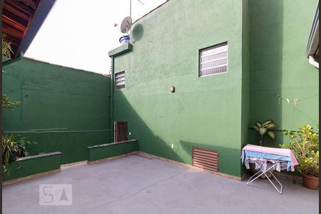 Casa à venda com 205m², 3 quartos e 3 vagasQuintal - fundos