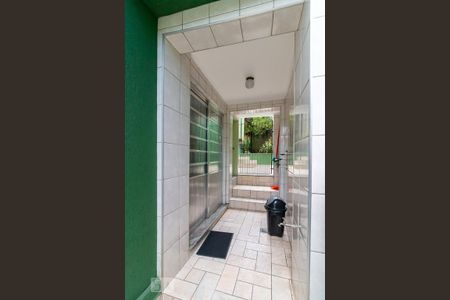 Casa à venda com 205m², 3 quartos e 3 vagasCorredor lateral externo