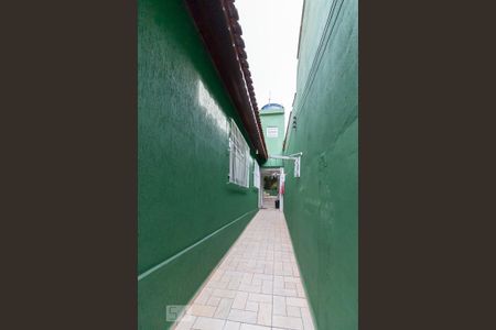 Casa à venda com 205m², 3 quartos e 3 vagasCorredor lateral externo