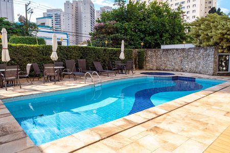 Apartamento à venda com 125m², 4 quartos e 2 vagasÁrea comum - Piscina