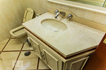 Apartamento à venda com 180m², 3 quartos e 2 vagas Apartamento à venda com 180m², 3 quartos e 2 vagasPia