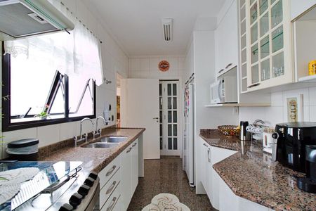 Apartamento à venda com 178m², 3 quartos e 3 vagas Apartamento à venda com 178m², 3 quartos e 3 vagasCozinha