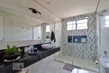 Apartamento à venda com 178m², 3 quartos e 3 vagas Apartamento à venda com 178m², 3 quartos e 3 vagasBanheiro da Suíte 1