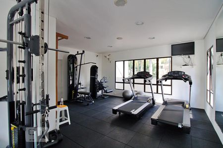 Apartamento à venda com 178m², 3 quartos e 3 vagas Apartamento à venda com 178m², 3 quartos e 3 vagasÁrea comum - Academia