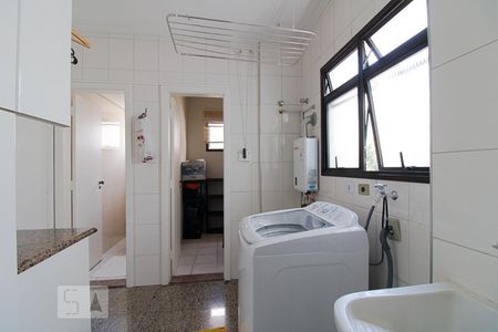 Apartamento à venda com 178m², 3 quartos e 3 vagas Apartamento à venda com 178m², 3 quartos e 3 vagasÁrea de Serviço