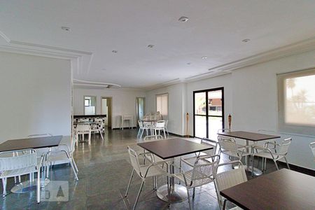 Apartamento à venda com 178m², 3 quartos e 3 vagas Apartamento à venda com 178m², 3 quartos e 3 vagasÁrea comum - Salão de festas