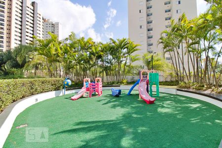 Apartamento à venda com 178m², 3 quartos e 3 vagas Apartamento à venda com 178m², 3 quartos e 3 vagasÁrea Comum - Playground