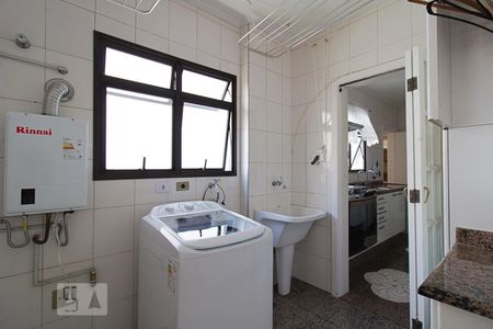 Apartamento à venda com 178m², 3 quartos e 3 vagas Apartamento à venda com 178m², 3 quartos e 3 vagasÁrea de Serviço