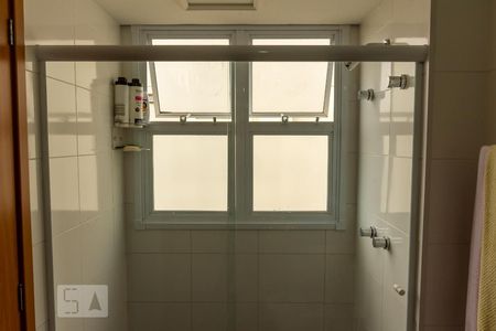Apartamento à venda com 43m², 1 quarto e 1 vaga Apartamento à venda com 43m², 1 quarto e 1 vagaDetalhe do Banheiro Social - Box
