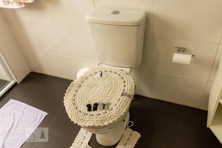 Apartamento à venda com 43m², 1 quarto e 1 vaga Apartamento à venda com 43m², 1 quarto e 1 vagaDetalhe do Banheiro Social