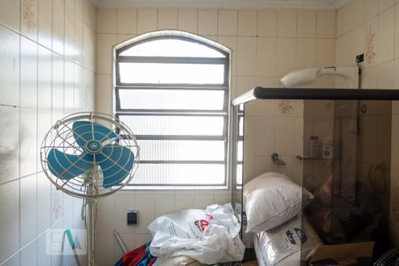 Casa à venda com 150m², 4 quartos e 2 vagas Casa à venda com 150m², 4 quartos e 2 vagasBanheiro