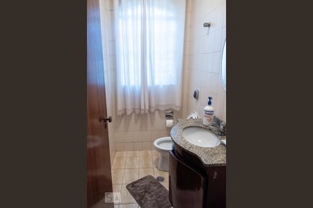 Casa à venda com 150m², 4 quartos e 2 vagas Casa à venda com 150m², 4 quartos e 2 vagasLavabo