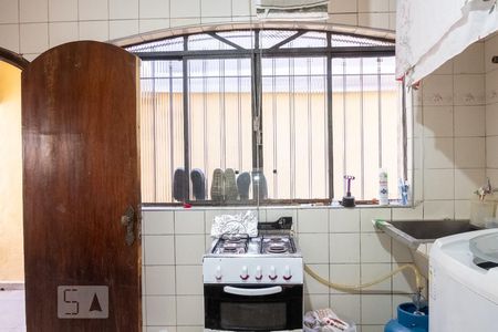 Casa à venda com 150m², 4 quartos e 2 vagas Casa à venda com 150m², 4 quartos e 2 vagasLavanderia