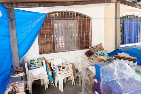 Casa à venda com 150m², 4 quartos e 2 vagas Casa à venda com 150m², 4 quartos e 2 vagasÁrea