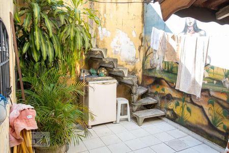 Casa à venda com 150m², 4 quartos e 2 vagas Casa à venda com 150m², 4 quartos e 2 vagasQuintal