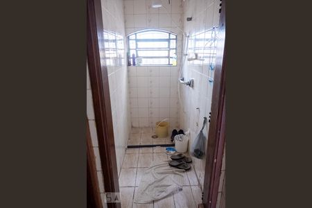 Casa à venda com 150m², 4 quartos e 2 vagas Casa à venda com 150m², 4 quartos e 2 vagasBanheiro