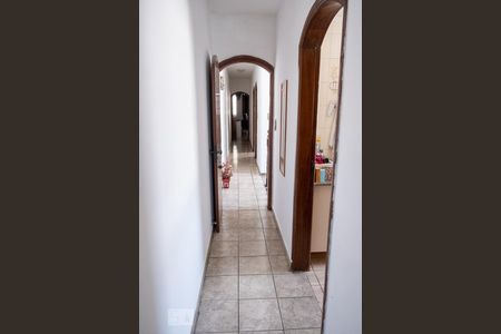 Casa à venda com 150m², 4 quartos e 2 vagas Casa à venda com 150m², 4 quartos e 2 vagasCorredor