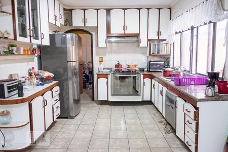 Casa à venda com 150m², 4 quartos e 2 vagas Casa à venda com 150m², 4 quartos e 2 vagasCozinha