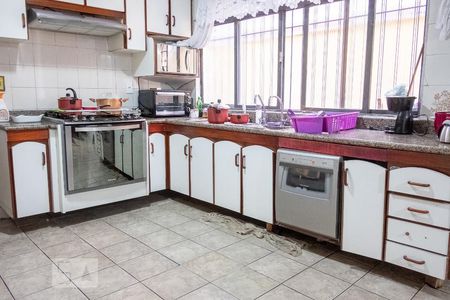Casa à venda com 150m², 4 quartos e 2 vagas Casa à venda com 150m², 4 quartos e 2 vagasCozinha