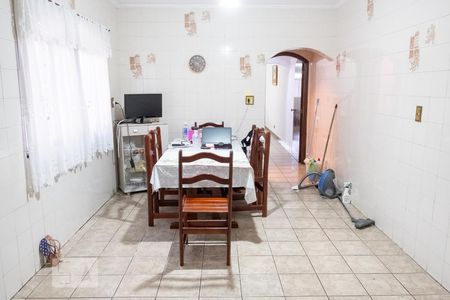 Casa à venda com 150m², 4 quartos e 2 vagas Casa à venda com 150m², 4 quartos e 2 vagasCozinha