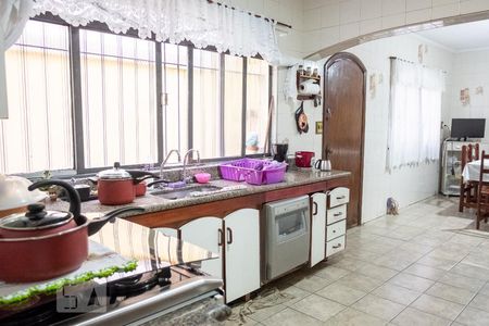 Casa à venda com 150m², 4 quartos e 2 vagas Casa à venda com 150m², 4 quartos e 2 vagasCozinha