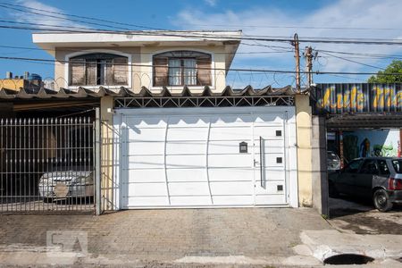 Casa à venda com 150m², 4 quartos e 2 vagas Casa à venda com 150m², 4 quartos e 2 vagasFachada