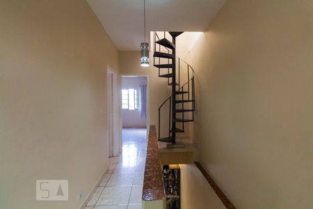 Casa à venda com 120m², 3 quartos e 2 vagasCorredor dos quartos