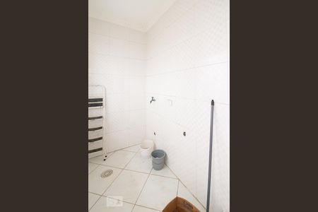 Casa à venda com 140m², 3 quartos e 2 vagas Casa à venda com 140m², 3 quartos e 2 vagasÁrea de Serviço