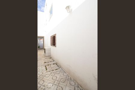 Casa à venda com 140m², 3 quartos e 2 vagas Casa à venda com 140m², 3 quartos e 2 vagasCorredor lateral externo