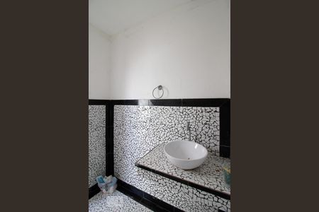 Casa à venda com 140m², 3 quartos e 2 vagas Casa à venda com 140m², 3 quartos e 2 vagasBanheiro de Serviço