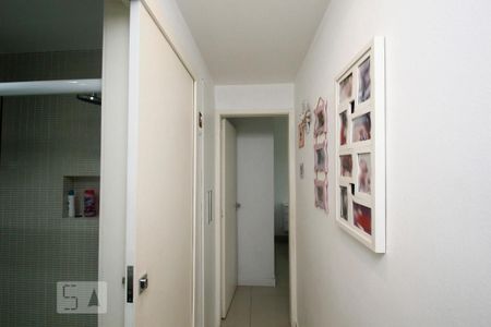 Corredor de apartamento à venda com 2 quartos, 65m² em Laranjeiras, Rio de Janeiro