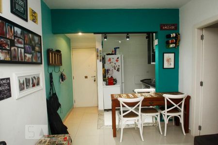 Sala de apartamento à venda com 2 quartos, 65m² em Laranjeiras, Rio de Janeiro