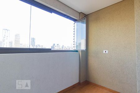 Sacada de kitnet/studio para alugar com 1 quarto, 32m² em Centro, Curitiba