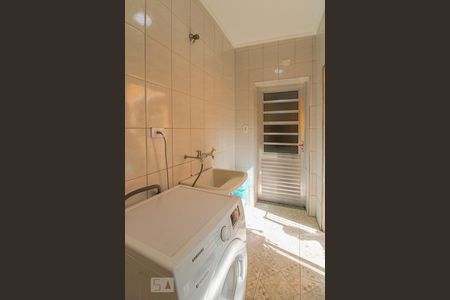 Casa à venda com 193m², 4 quartos e 2 vagas Casa à venda com 193m², 4 quartos e 2 vagasÁrea de Serviço