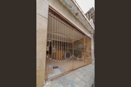 Casa à venda com 193m², 4 quartos e 2 vagas Casa à venda com 193m², 4 quartos e 2 vagasFachada