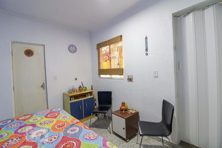 Casa à venda com 193m², 4 quartos e 2 vagas Casa à venda com 193m², 4 quartos e 2 vagasQuarto Externo