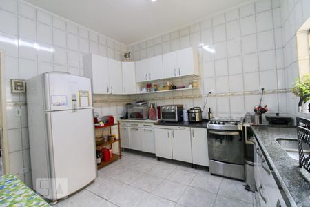 Casa à venda com 193m², 4 quartos e 2 vagas Casa à venda com 193m², 4 quartos e 2 vagasCozinha