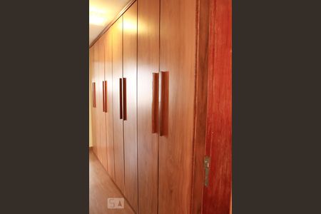 Apartamento à venda com 69m², 2 quartos e 1 vaga Apartamento à venda com 69m², 2 quartos e 1 vagaArmário Corredor