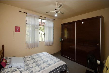 Casa à venda com 450m², 5 quartos e 2 vagasQuarto 4